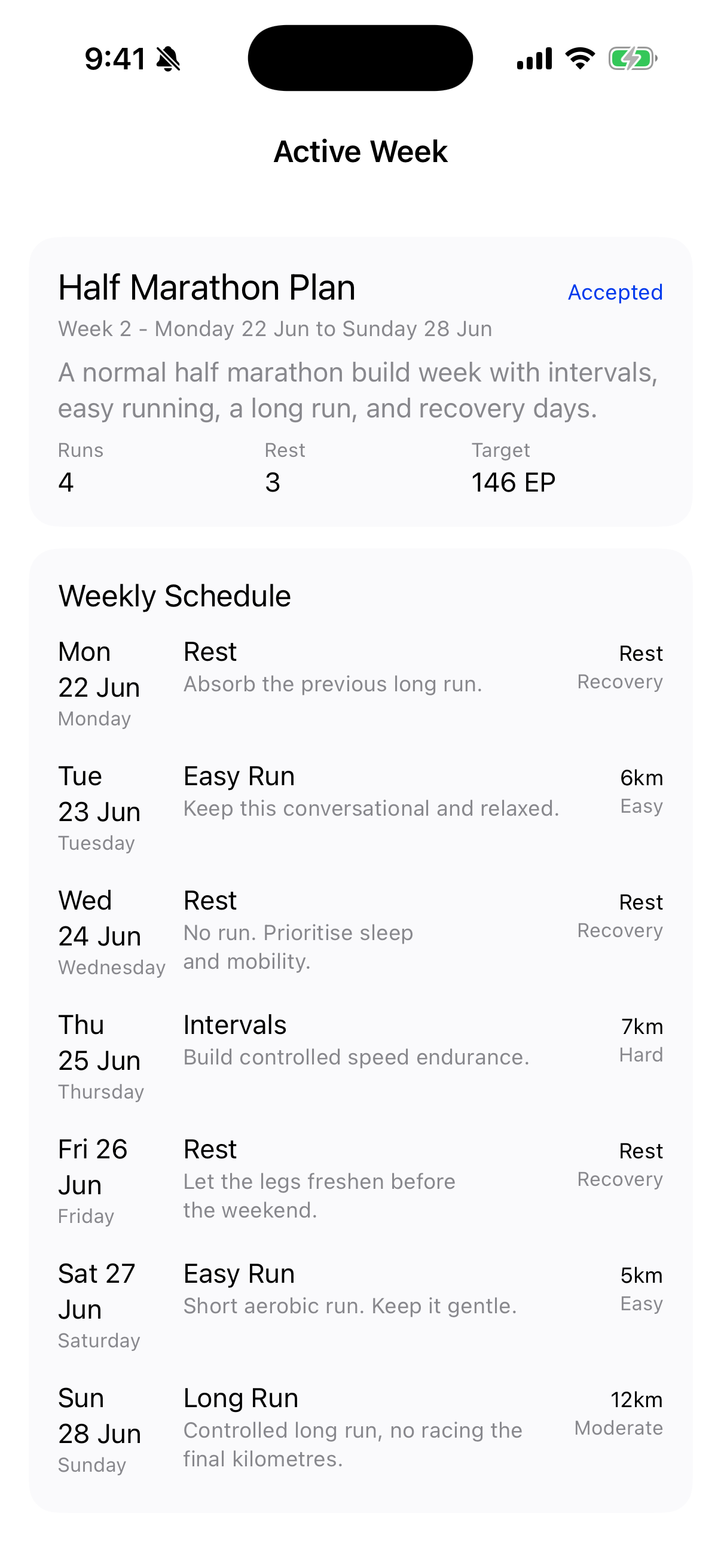 MOTRA Coach active week showing a half marathon plan, weekly schedule, runs, rest days, and target EP.
